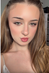Shannon review photo
