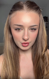 Shannon review photo