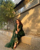 Minal Khan review photo