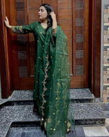 Alina Ahmed review photo