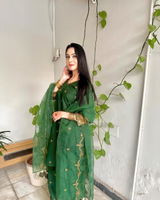 Anaya Siddiqui review photo