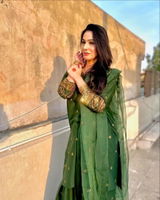 Anaya Siddiqui review photo