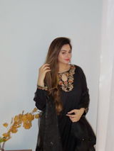 Maham Khan review photo