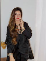 Maham Khan review photo
