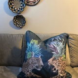 Antoinette review photo