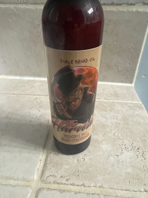 The Harvester - Beard Conditioner - Spiced Apple Cider, Ripe Pumpkin, Crisp Fall Breeze