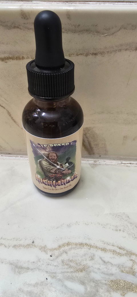 The Highlander - Beard Oil - Smoked Firewood, Robust Scotch, and Nostalgic Mahogany