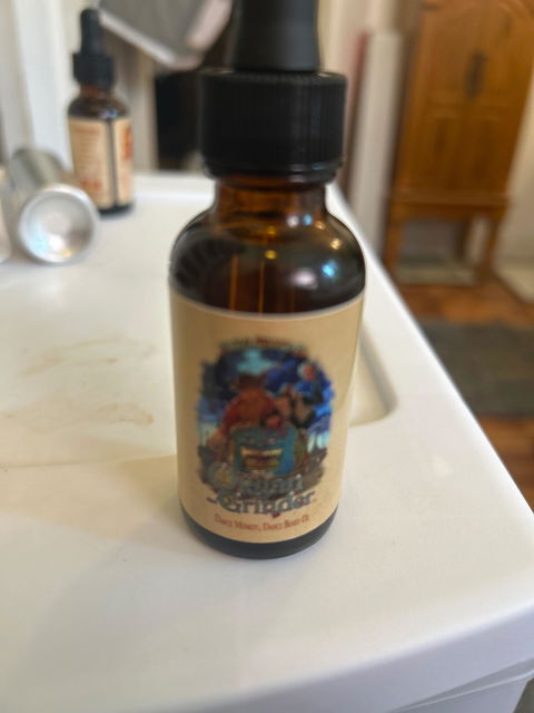Organ Grinder - Beard Oil - Moonlit Blueberry Jam, Cheesecake Filling, Roasted Almond Praline