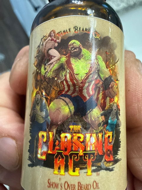 The Closing Act - Beard Oil - Charred Marshmallows, Fresh Fall Evening, Caramel Pumpkin Spice