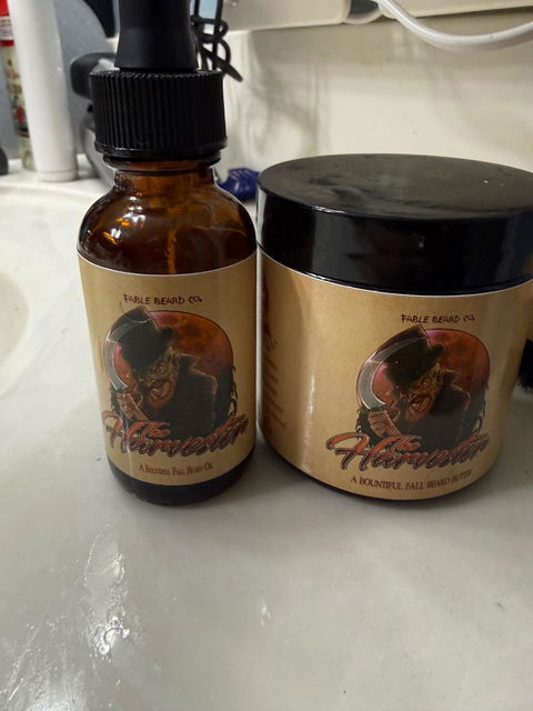 The Harvester - Beard Oil - Spiced Apple Cider, Ripe Pumpkin, Crisp Fall Breeze