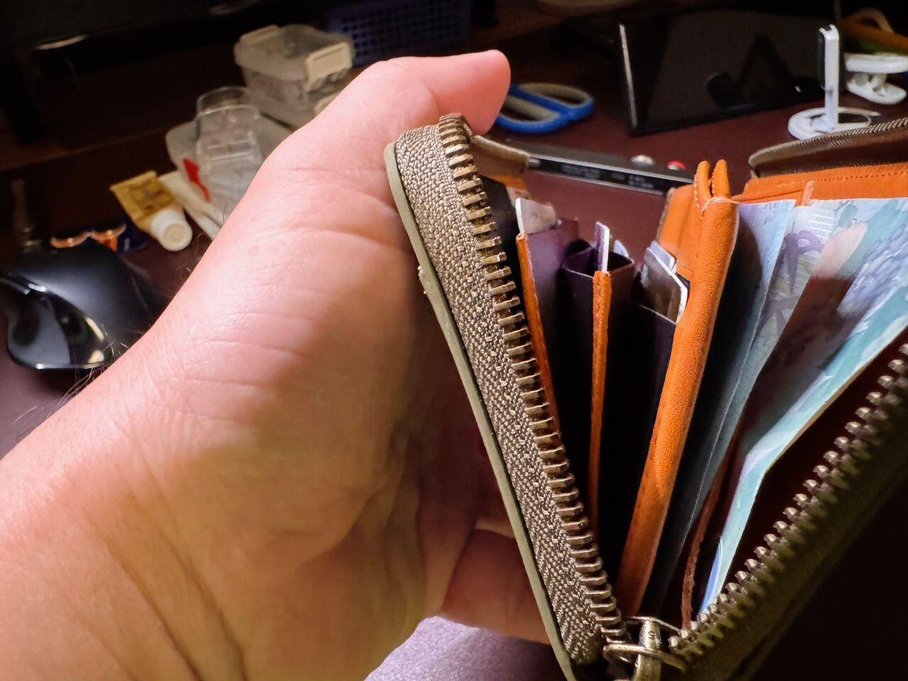 a*****g review photo