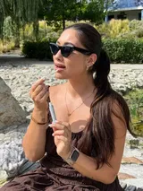 Sonja review photo