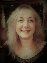 SANDRA KINSELLA review photo
