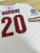 Alvaro Gomez review photo