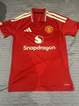 R. Ferdinand review photo