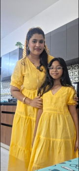 Sara vijay review photo