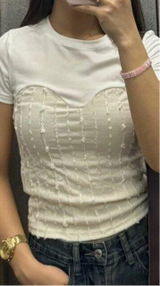 Eesha review photo