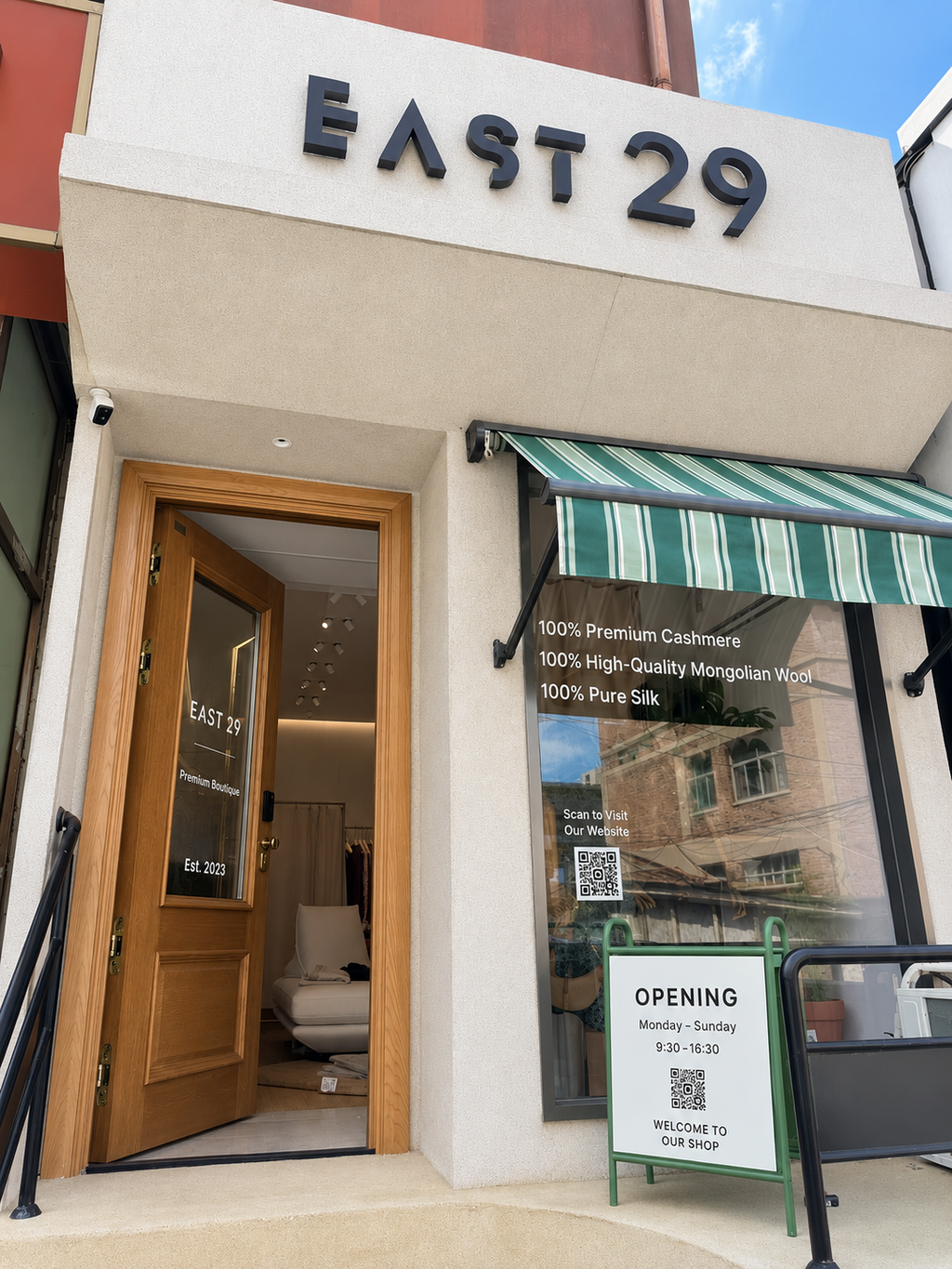 Custom A-Frame Sidewalk Sign – Outdoor Metal Display Board for Cafes, Restaurants, Boutiques & Small Businesses
