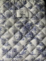 R review photo