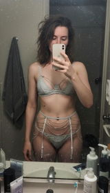 Aline Albuquerque review photo
