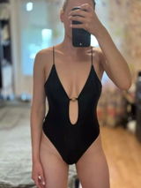 Isabela Monteiro review photo