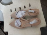 M. review photo