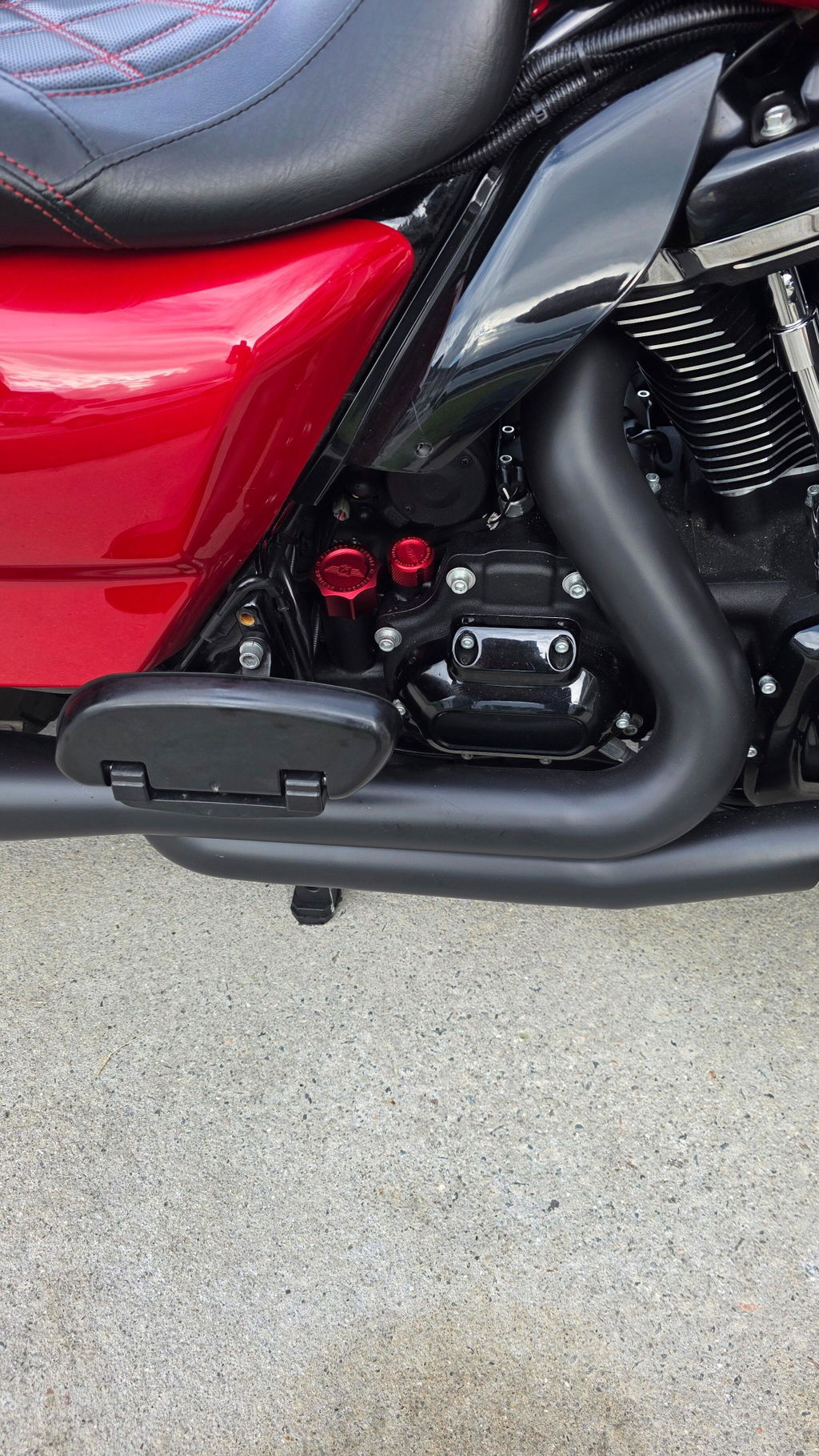 Performance Magnetic Transmission Dipstick for Harley-Davidson Touring M8 - Knurled Red
