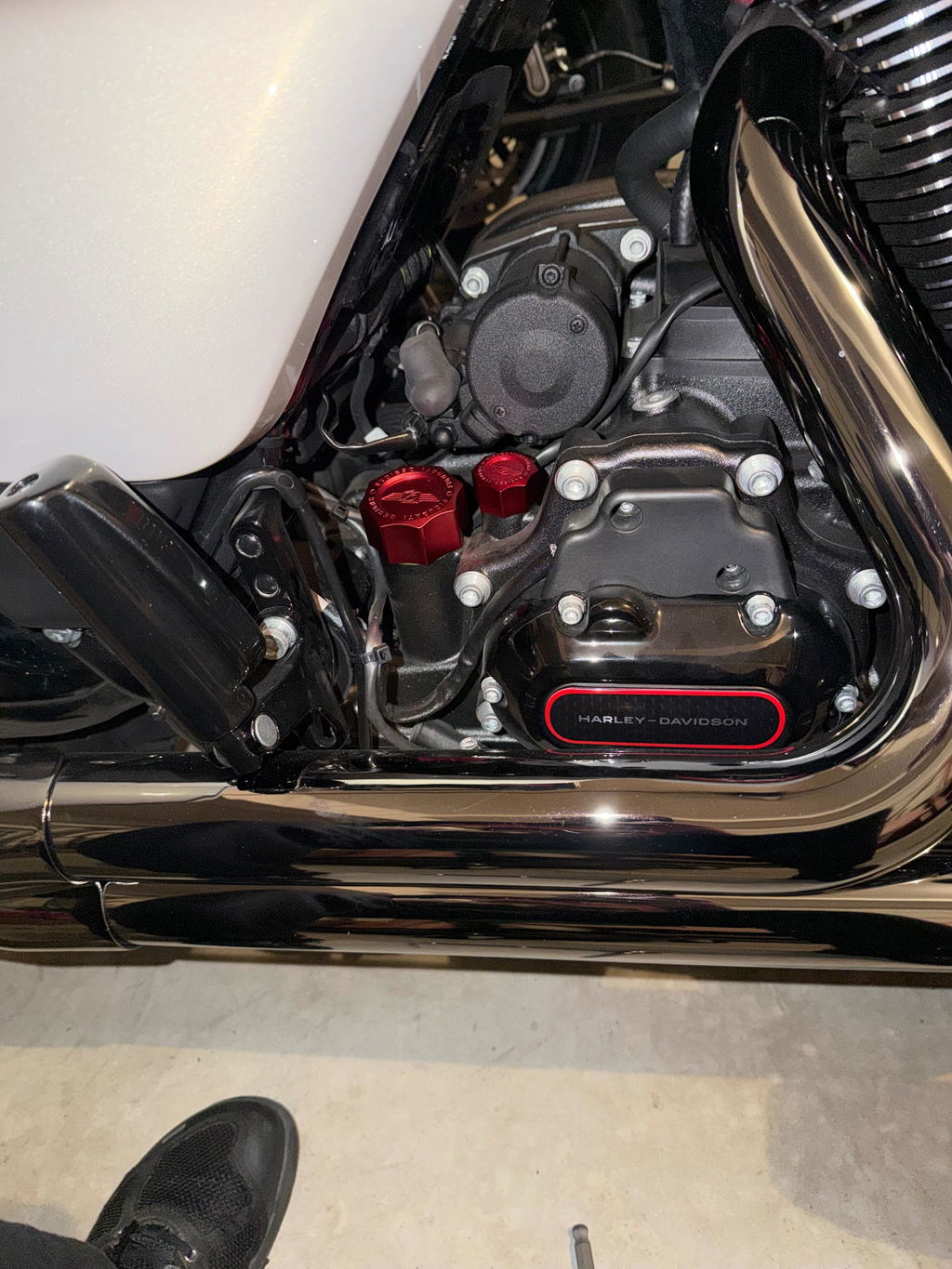 Performance Magnetic Dipstick Kit for Harley-Davidson Touring M8 - Curved Red