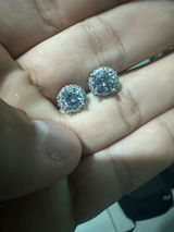 R. review photo