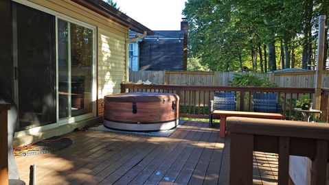 Discontinued MSpa "Duet" Inflatable Hot Tub 6-Person Portable Jetted Spa