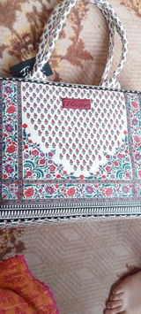 Naima review photo