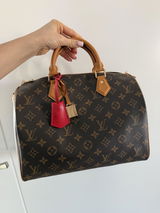 Vivienne review photo