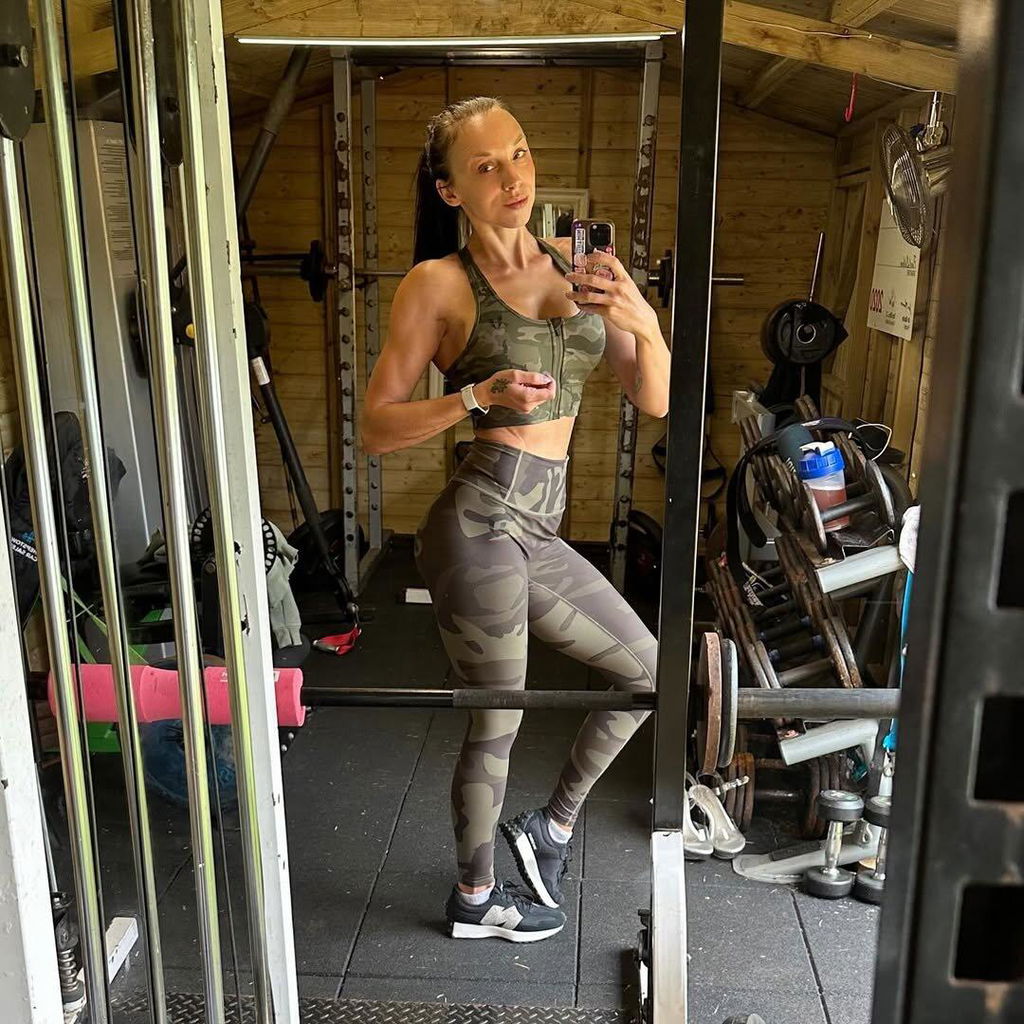Zip Front Sports Bra - Green Camo