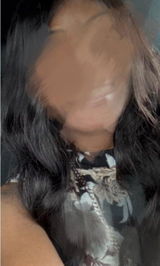 M. review photo