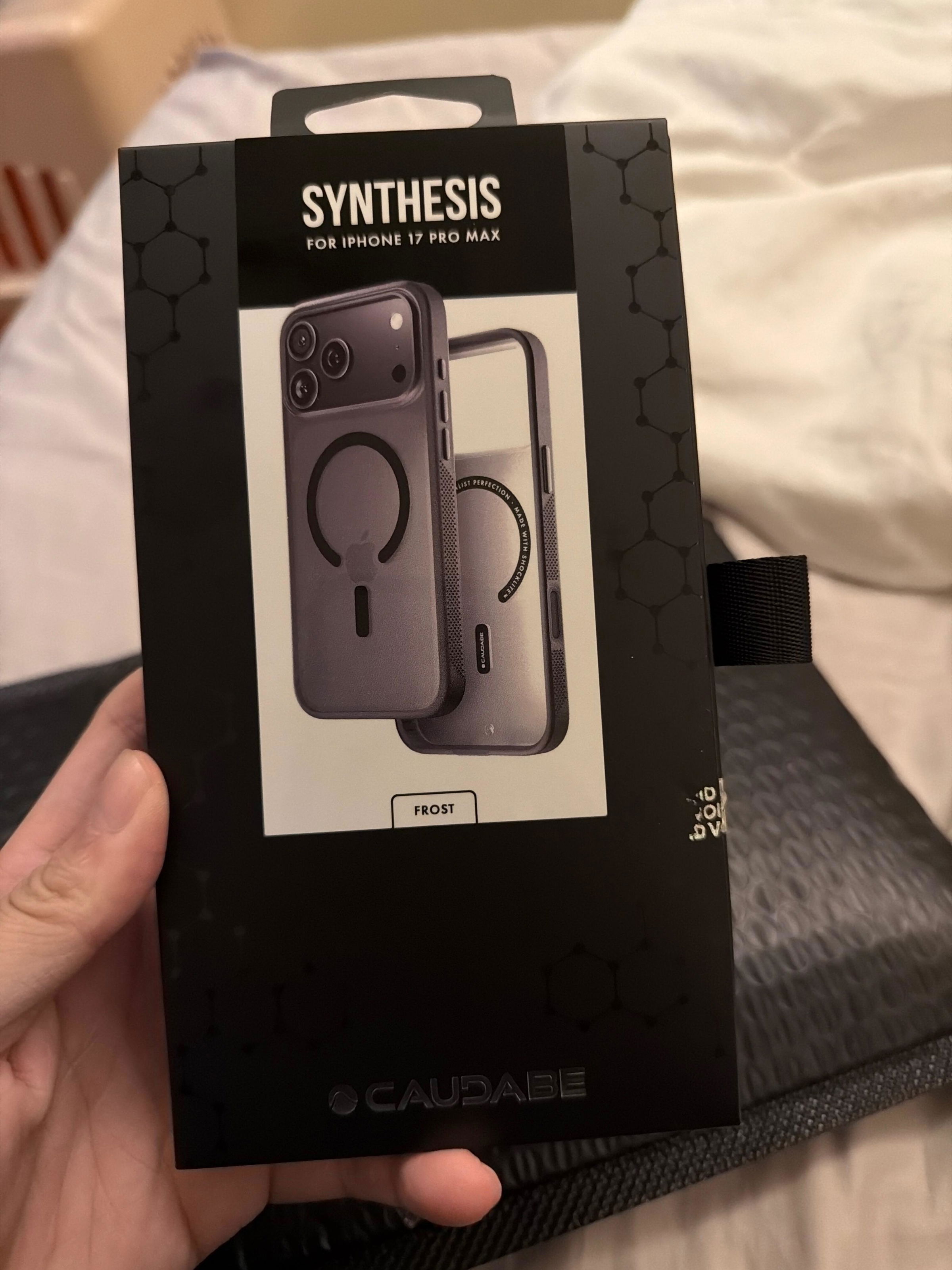 Caudabe Synthesis for iPhone 17 Series - Magnetic Case with Camera Control Button