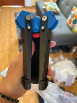 c.r. review photo