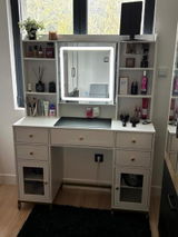 Lauriana review photo