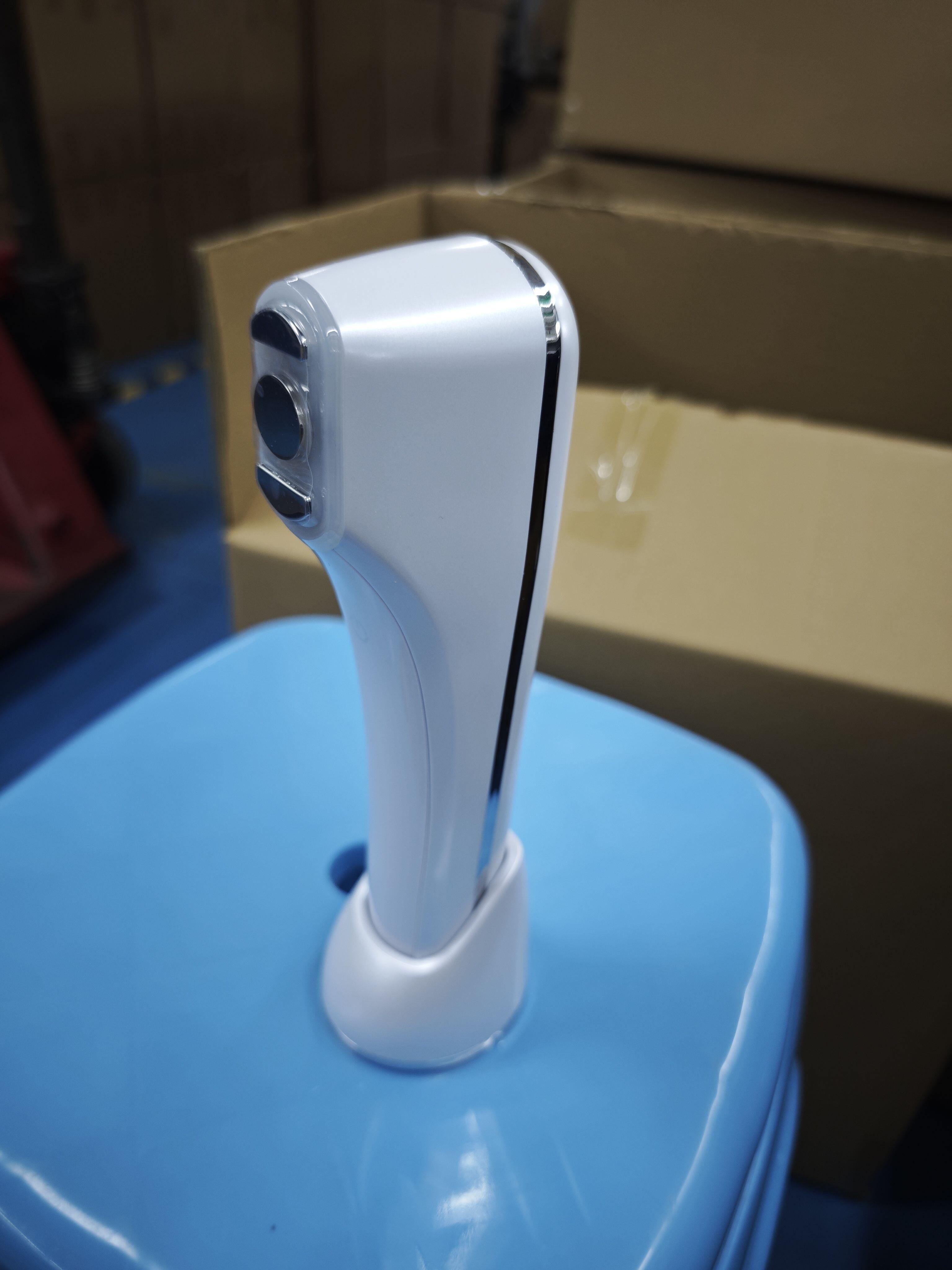 Leonora review photo