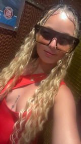 Amanda Kirby review photo
