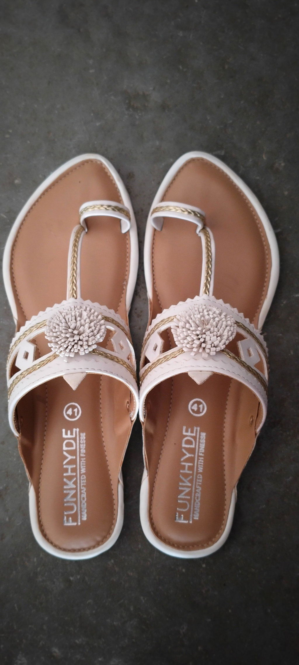 Maeri White
