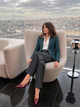 Elaine review photo