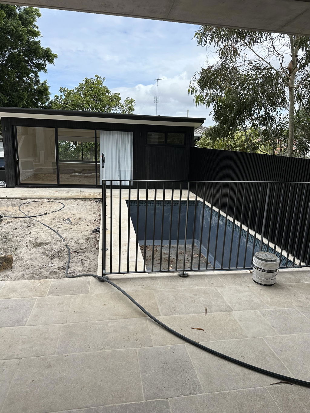 Aluminium Batten Fence Panel 2.2m Wide - Black