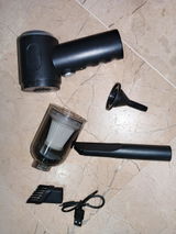 Junaid Manzoor review photo