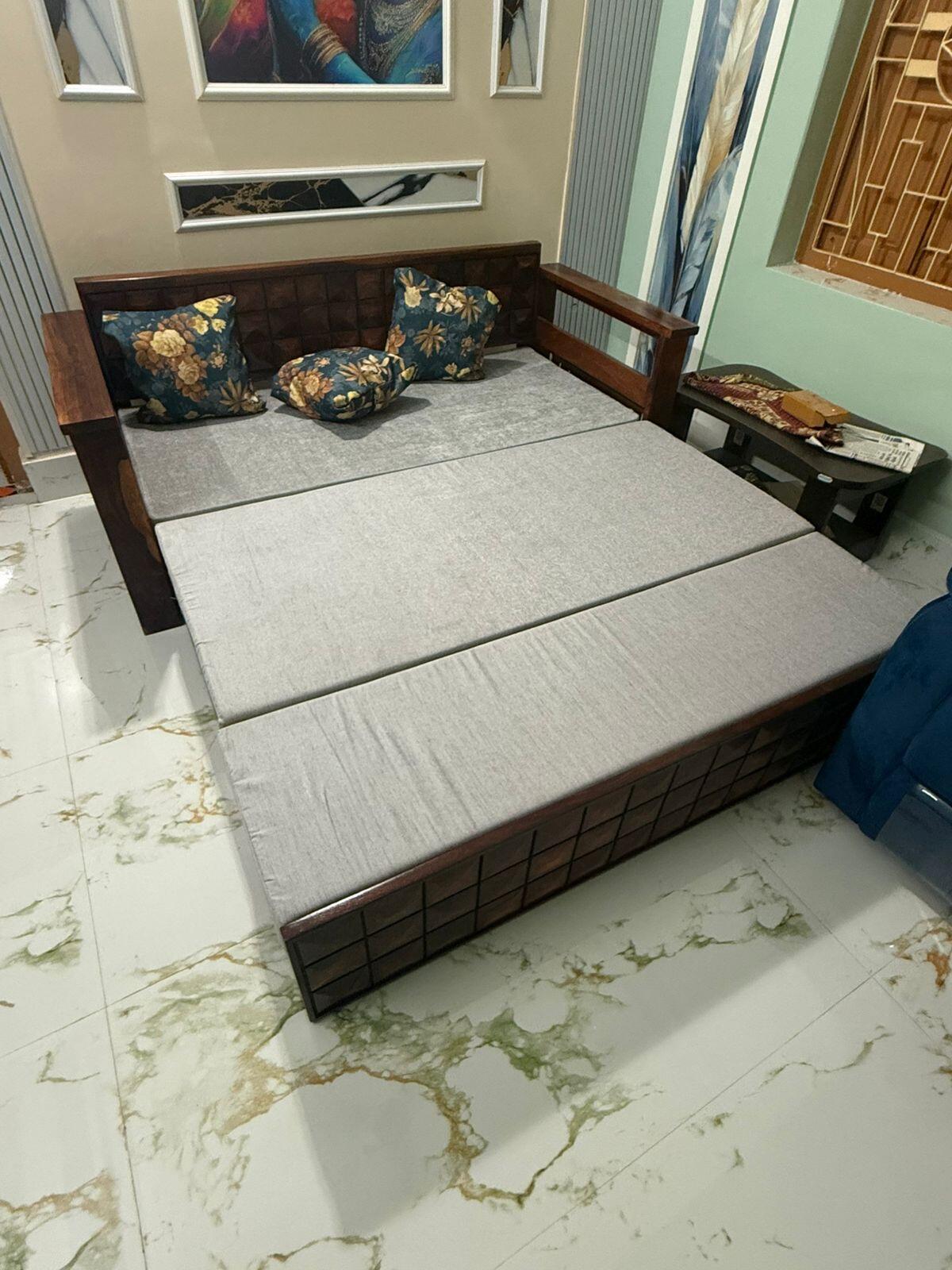 Tushar Subhra Singha review photo