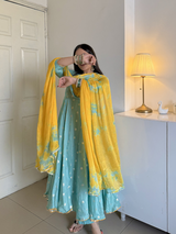 Roshini Singh review photo