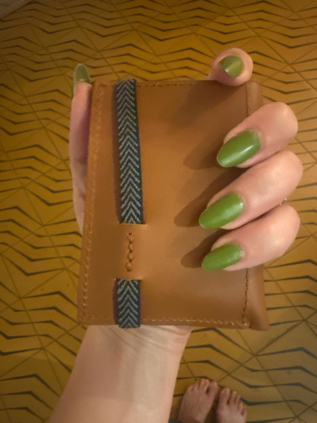 The Original | Camel-Leder Portemonnaie | Gestreiftes Gummiband