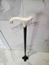 Elias review photo