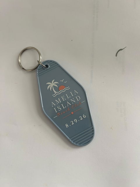 Custom Logo Retro Plastic Tag Keychains For Business Hotel Motel Luggage