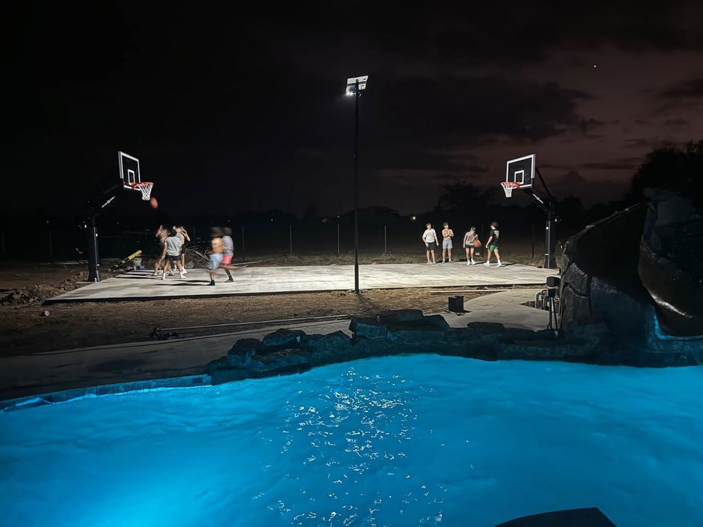 Gefolly SL-12000W Solar Street Lights Outdoor