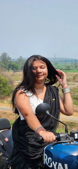 Payalpandey review photo